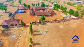 Fachada de la propiedad