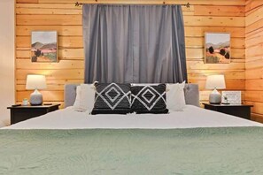 2 bedrooms, travel cot, WiFi, bed sheets