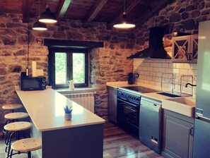 Réfrigérateur, micro-ondes, four, lave-vaisselle