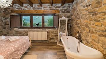 5 chambres, coffres-forts dans les chambres, fer et planche Ă repasser