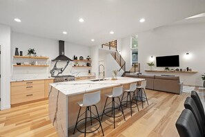 Interior - Sandy River Group Getaway (Mount Hood Village)