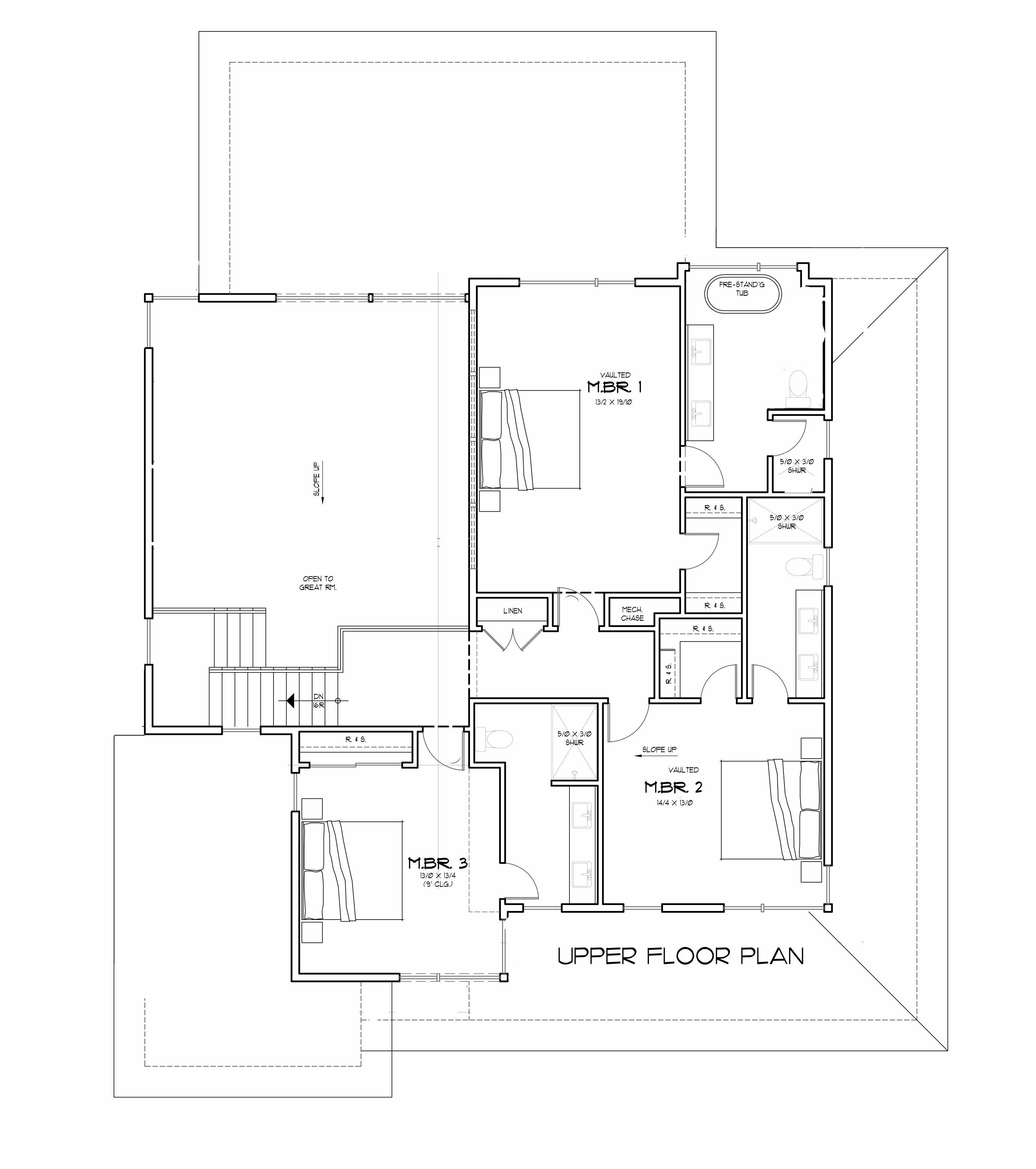 Plano detallado de un hotel con varias habitaciones, que incluye un dormitorio principal, dos habitaciones adicionales, un baño y un espacio para guardar ropa de cama.