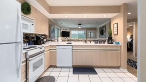Coffee/tea maker, fridge, microwave, oven
