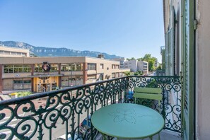 Outdoor dining - Le Terminus Studio Optical Fiber/Hyper Centre (Aix-les-Bains)