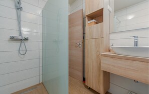 Douche, sèche-cheveux