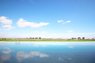 Apartamento de Praia com Vista Para Reserva Natural. Próximo de Vila Piscatória