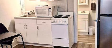 Microwave, oven, stovetop, coffee/tea maker