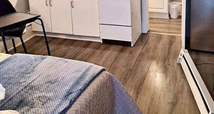 Charming Efficiency Apartment #10