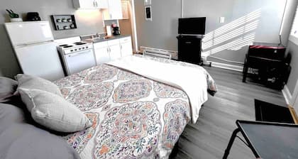 Cute & Comfy Efficiency Apartment #9