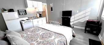 Cute & Comfy Efficiency Apartment #9