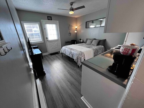 Cute & Comfy Efficiency Apartment #9