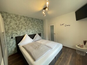 2 chambres, lit parapluie, Wi-Fi gratuit, draps fournis