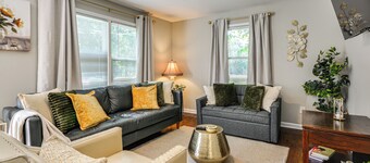 Updated Jamestown Home - 5 Mi to HPU!