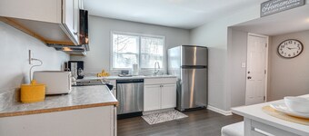 Updated Jamestown Home - 5 Mi to HPU!