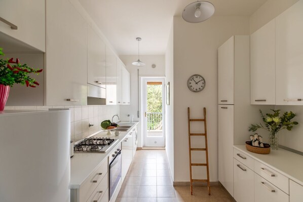 Fridge, microwave, oven, stovetop - iFlat | Spacious&Comfortable apt near the Vatican Pubblicato Prenotazione Immedi (Roma)