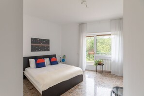 4 bedrooms, WiFi, bed sheets - iFlat | Spacious&Comfortable apt near the Vatican Pubblicato Prenotazione Immedi (Roma)