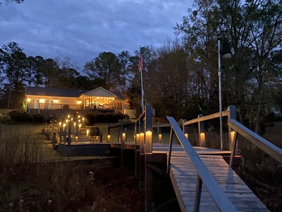 Lake Front Home on Lake Wateree With Easy access to Dock and kayaks