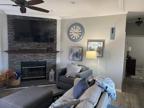 Smart TV, fireplace, ping pong
