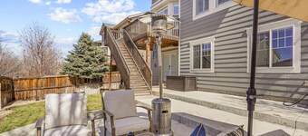 Newly Remodeled Walkout Basement w/ Private Entry, full kitchen, private W/D