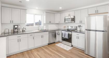 Newly Remodeled Walkout Basement w/ Private Entry, full kitchen, private W/D