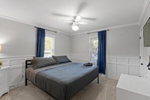 3 室のベッドルーム、デスク、アイロン / アイロン台、WiFi