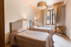 2 Schlafzimmer, BĂŒgeleisen/BĂŒgelbrett, WLAN, BettwĂ€sche