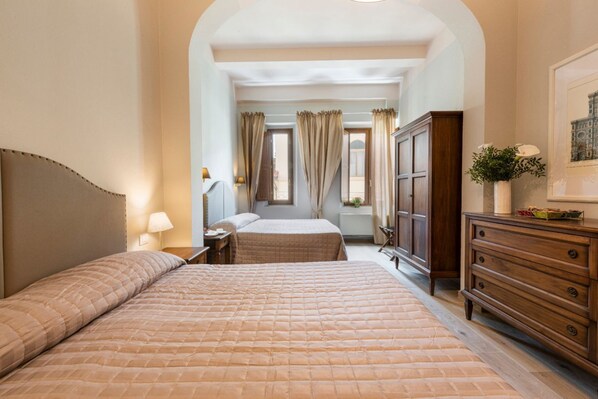 2 chambres, fer et planche Ă repasser, Wi-Fi, draps fournis