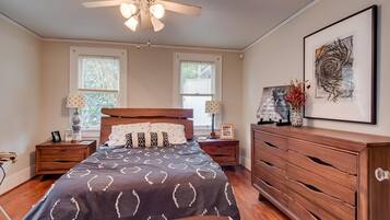 2 bedrooms, WiFi, bed sheets