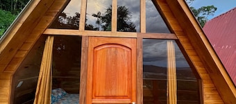 Cabañas en un Mirador, divisa la biodiversidad amamzónica