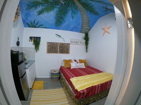 1 habitación, tabla de planchar con plancha, wifi y ropa de cama