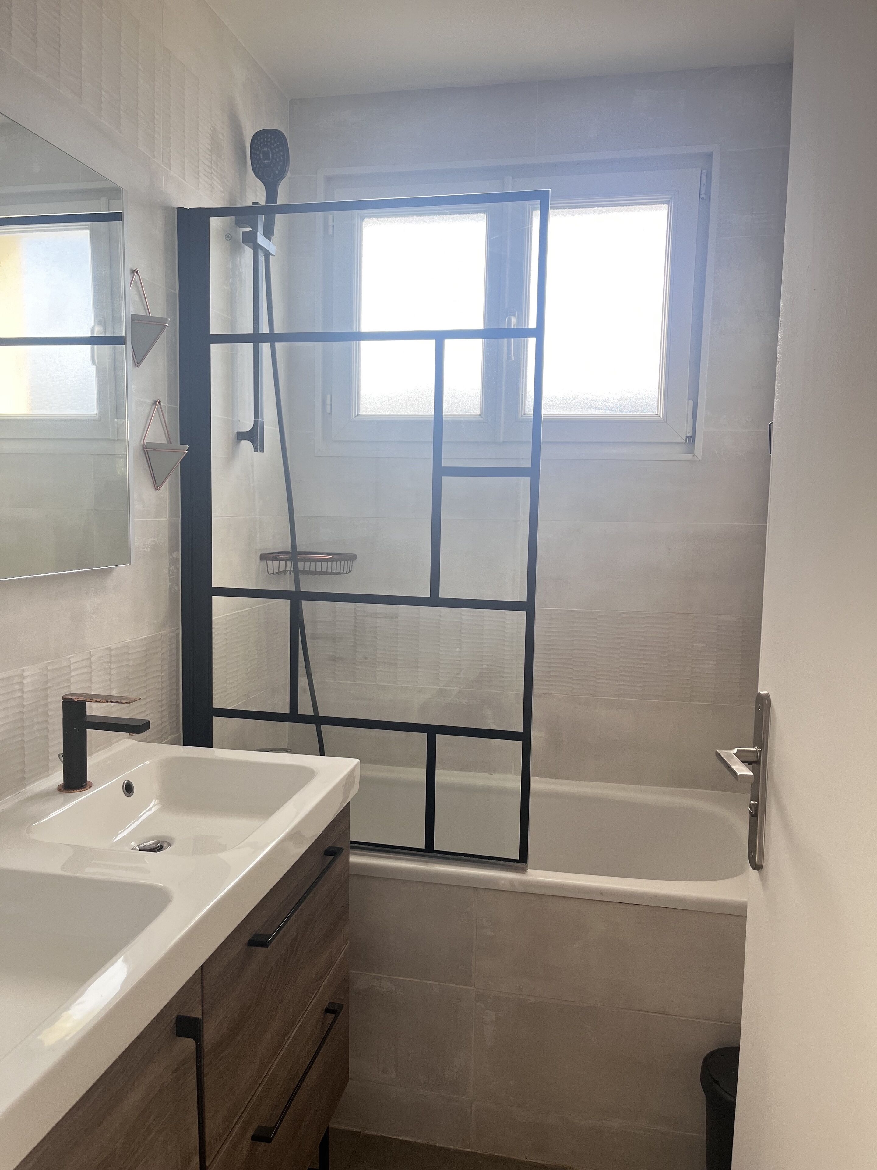Shower, toilet paper