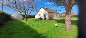 Exterior - Le Calme et L'air Marin (Gonneville-en-Auge)