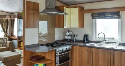 3 bedroom accommodation in Felixstowe