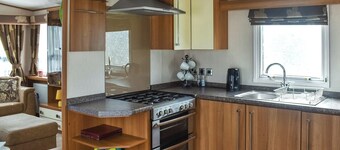 3 bedroom accommodation in Felixstowe