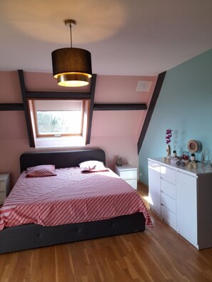 7 bedrooms, iron/ironing board, WiFi