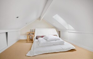 2 soverom, strykejern/-brett, reiseseng for barn og wi-fi (inkludert)