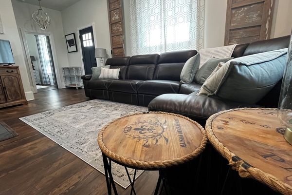 Smart TV, chimenea, reproductor de DVD y videoteca