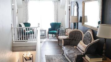 Smart TV, chimenea, reproductor de DVD y videoteca