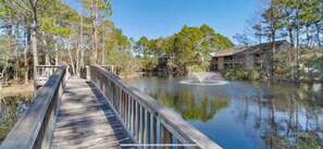 Property grounds - Sirena on 30A, a beautiful, updated townhome, 5 minute walk to the beach. (Santa Rosa Beach)