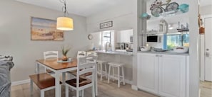 Dining - Sirena on 30A, a beautiful, updated townhome, 5 minute walk to the beach. (Santa Rosa Beach)