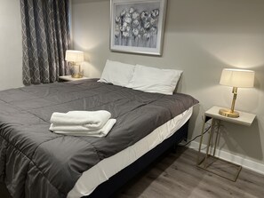 4 bedrooms, desk, iron/ironing board, travel crib