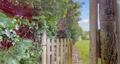 Amazing home in Saint-Viâtre with WiFi