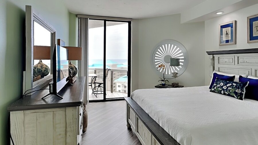 Surfside #1610 by Southern Vacation Rentals