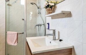 Bathroom - 3 bedroom gorgeous home in Vlagtwedde (Vlagtwedde)