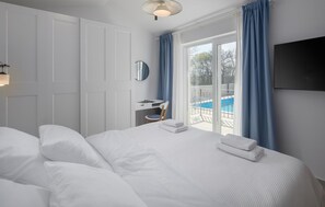 3 bedrooms, travel crib, free WiFi, bed sheets - Gorgeous home in Buje (Buje)