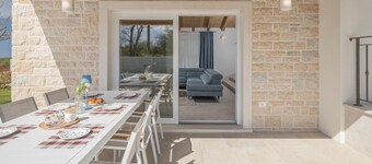 Beautiful home in Buje