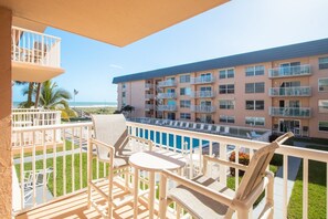 Property grounds - Charming 3 Bedroom Escape w/Heated Pool! (Cocoa Beach)