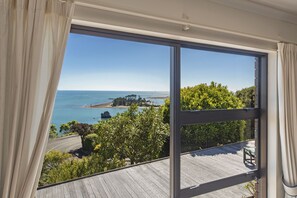 Interior - Aquavista - Beautiful Views over Tasman Bay (Nelson)