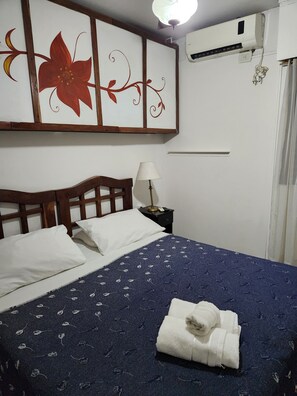 Roupas de cama premium, edredons de pluma, camas com colchões pillow-top