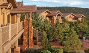 Exterior - Beautiful Sedona at your fingertips!
Red Rocks and back country to see.  (Sedona)